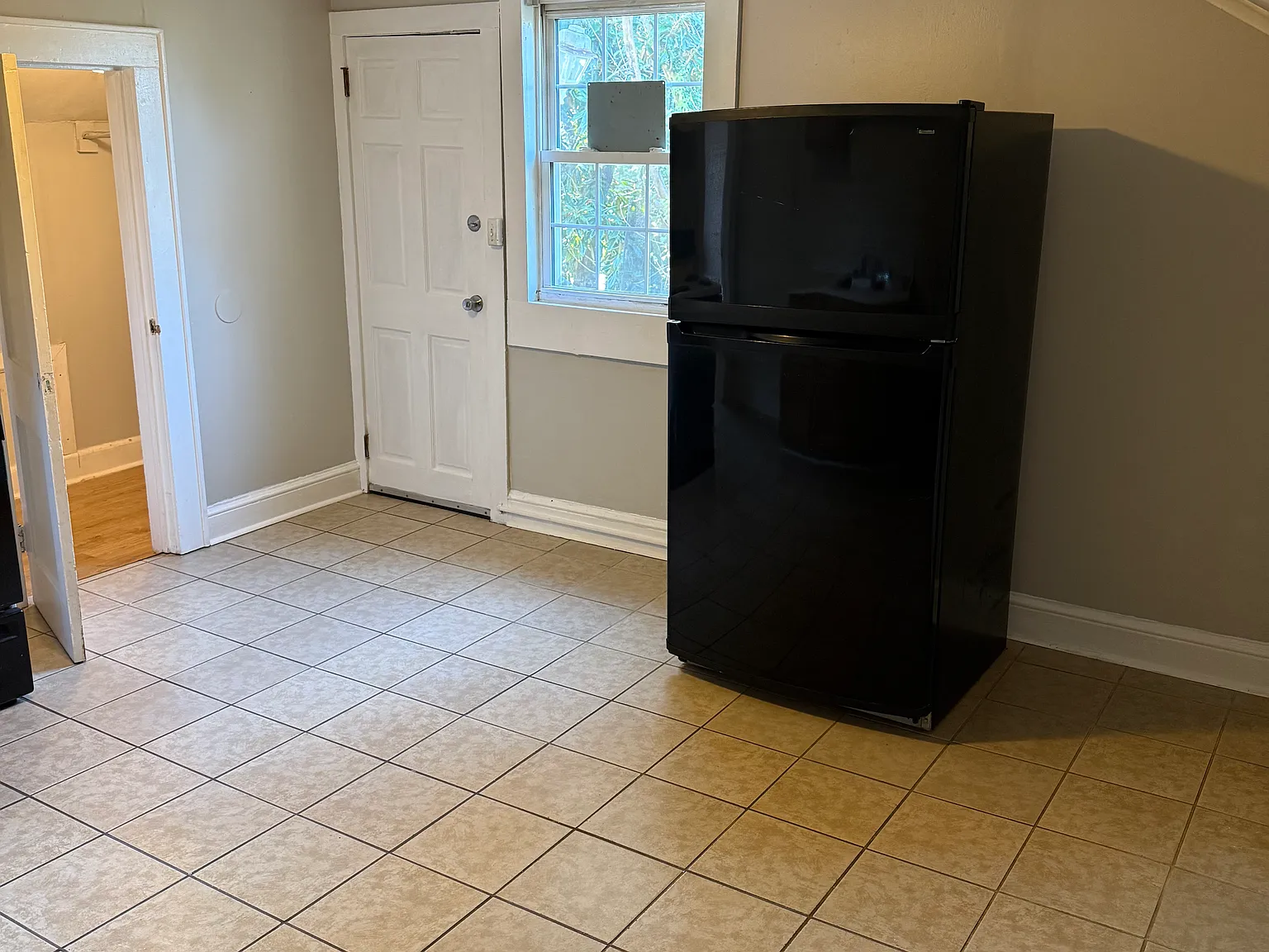 4430 Ogburn Ave — Photo 3
