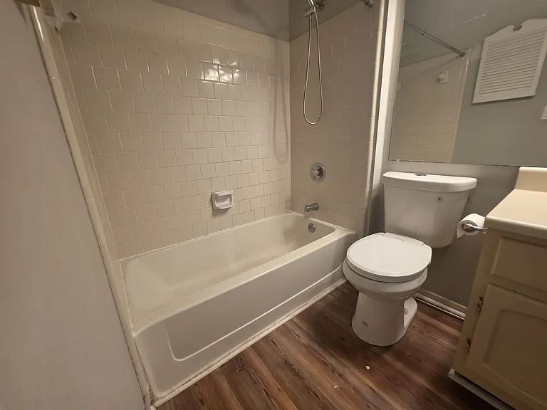 5722 Wells Cir — Photo 18