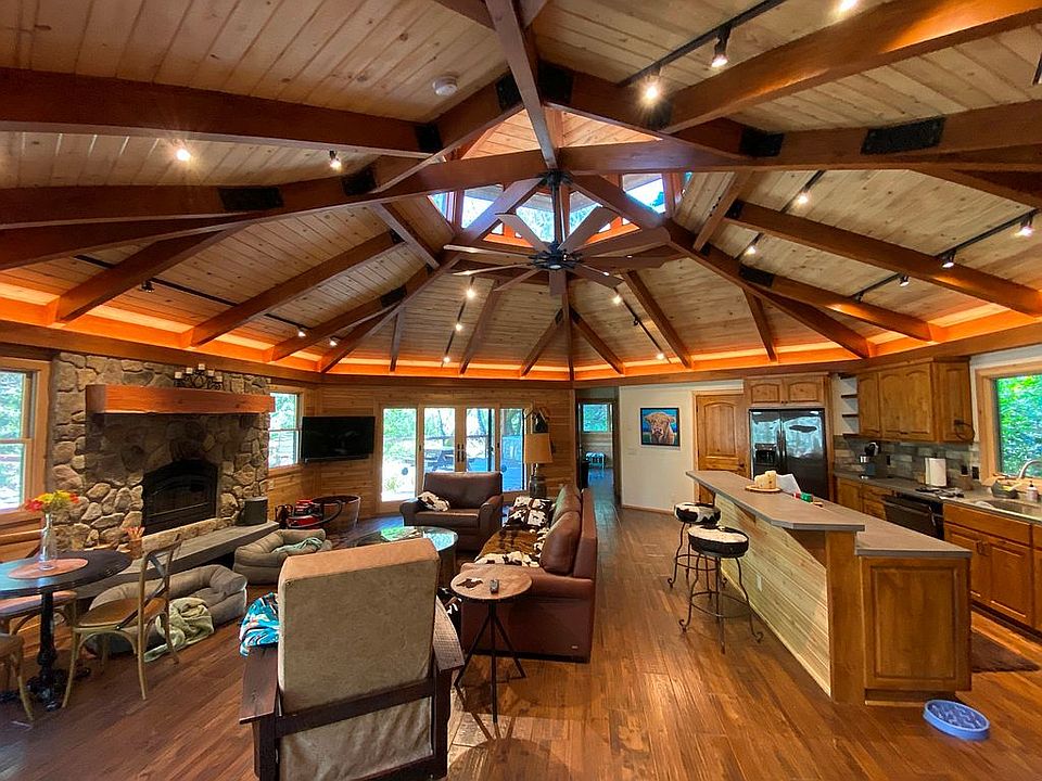 Hexagonal great room