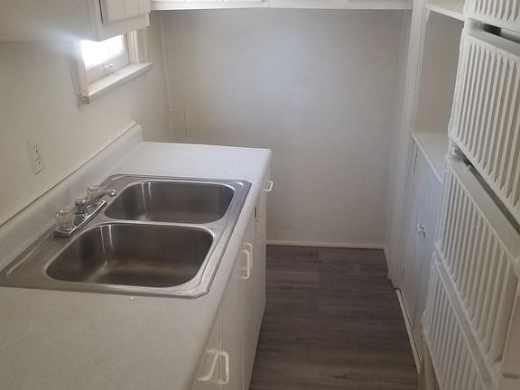 5th image of 114 N 32nd Ave APT 4