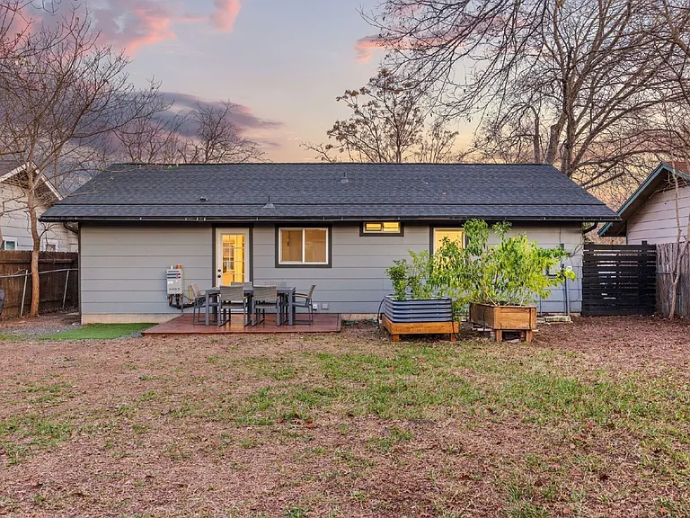 6904 Cherry Meadow Dr — Photo 29