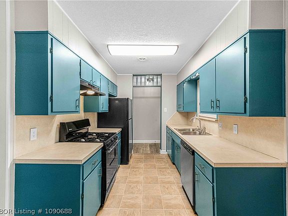 5th image of 200 Harvard Ave