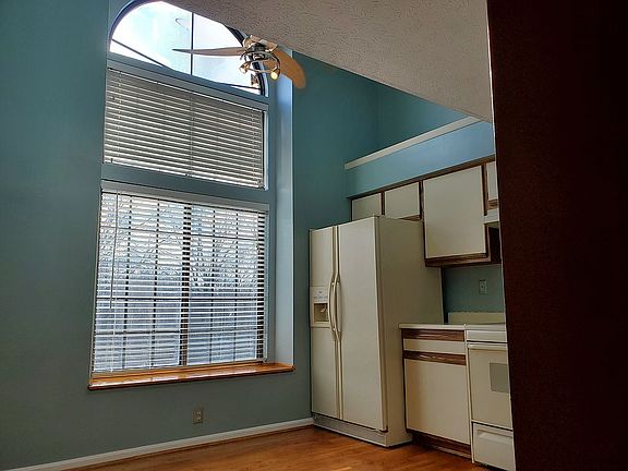 4th image of 1667 Shady Cove Ln