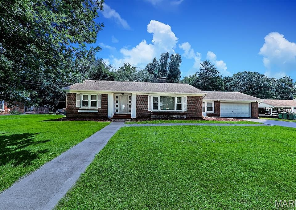 1st image of 35 Harmon Dr