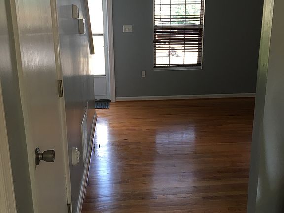 4th image of 205 Buckingham Dr