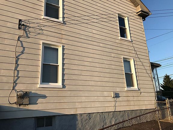 3rd image of 429 Carrolton Ave