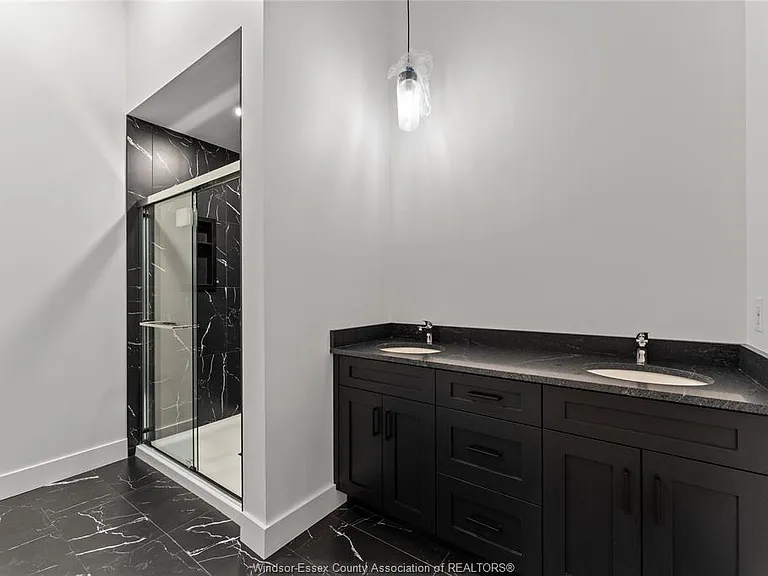 247 Brock St #404 — Photo 14
