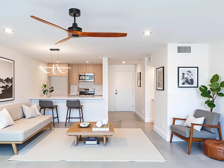 Tennis Court Apartments — Photo 8