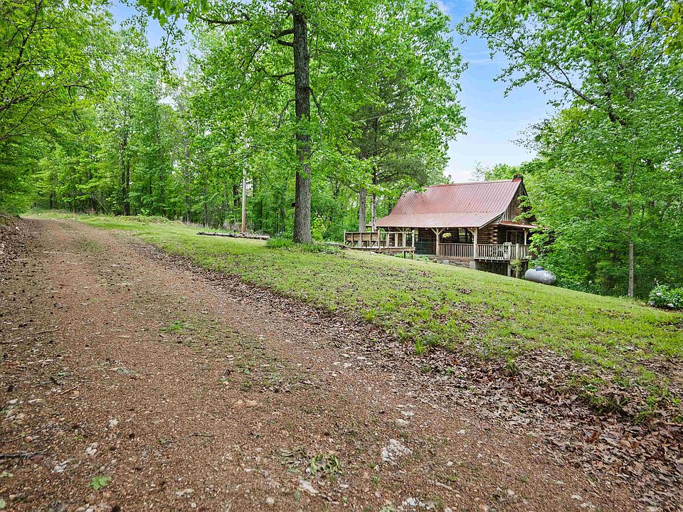 19th image of 709 Jones Rd