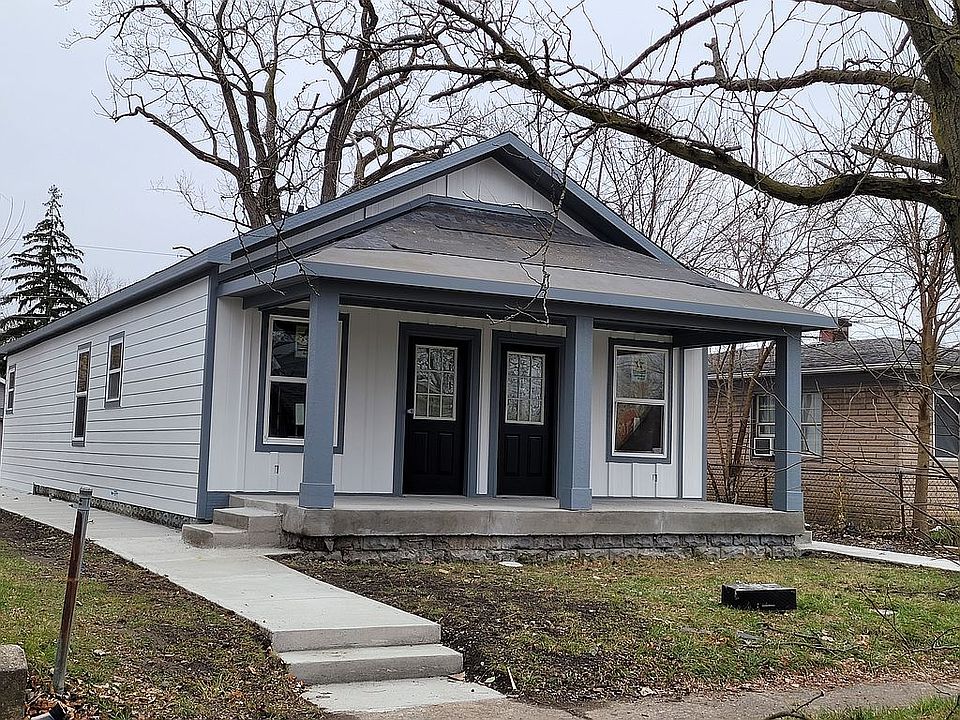 2nd image of 2054 Adams St