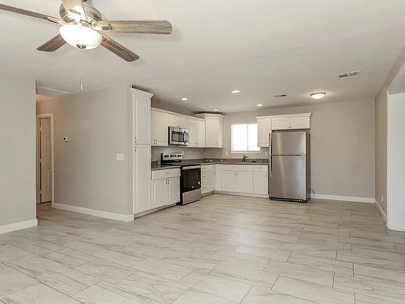 3rd image of 1281 Traynor Rd