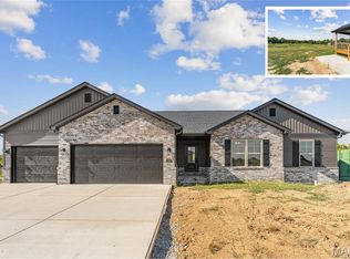 1232 Old Town Brg, O'Fallon, IL 62269