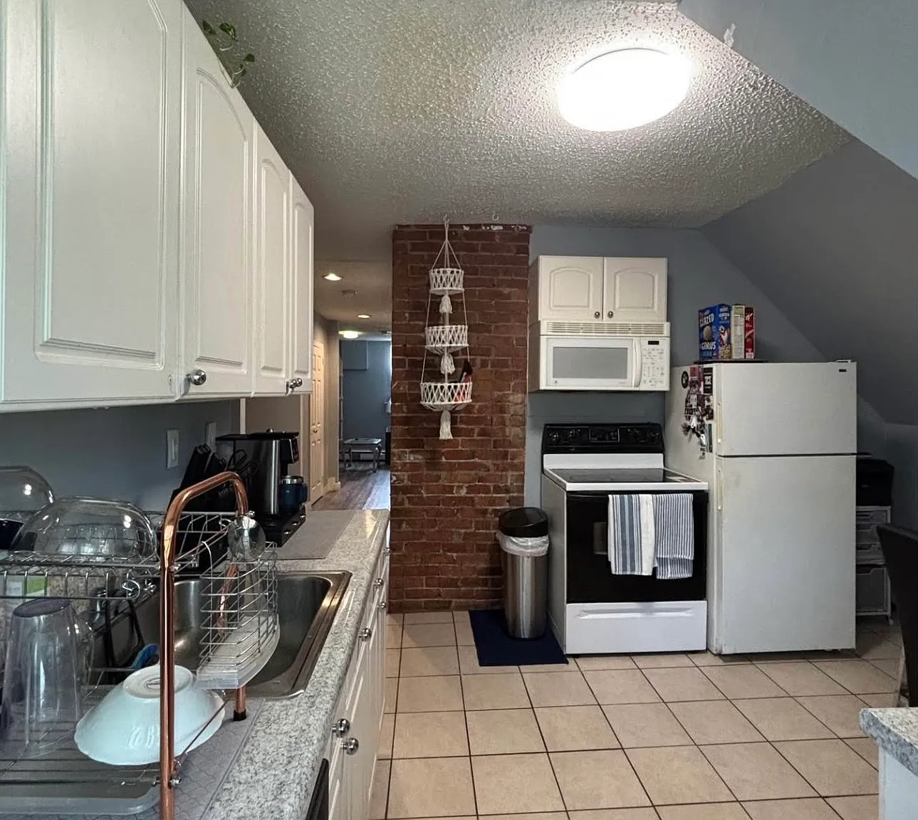 2 bed, 1.0 bath, 900 sqft, $1,650 — Photo 3