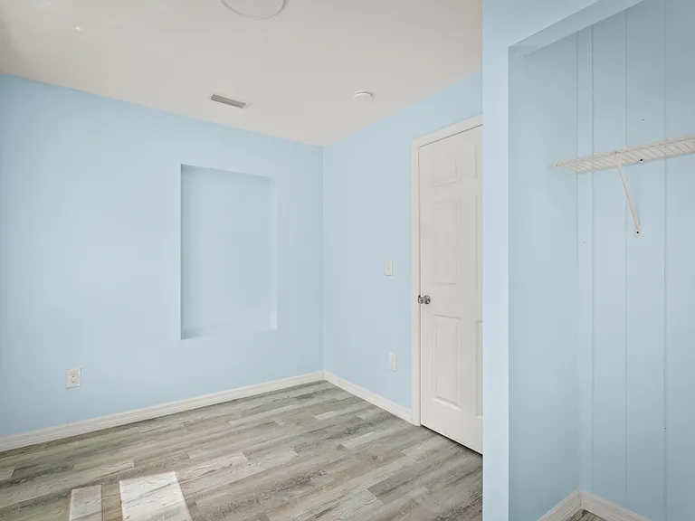 260 Vernis Ave — Photo 3
