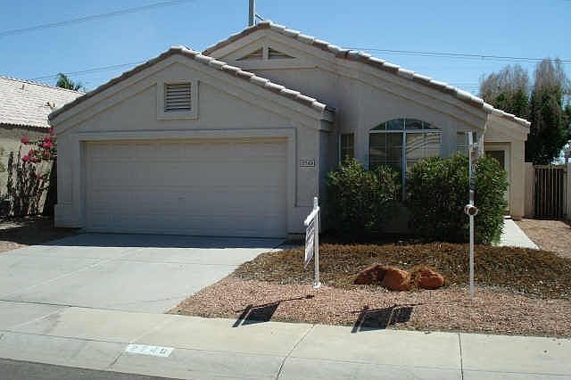 1st image of 2749 E Redwood Ln
