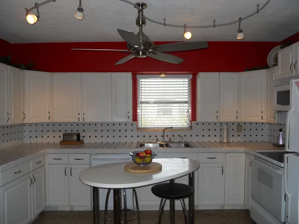 5009 Remington Dr, Sarasota, FL 34234