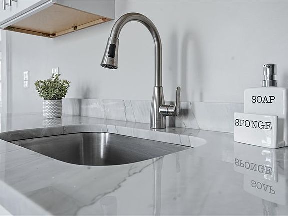 4th image of 79 Bellevue Ave