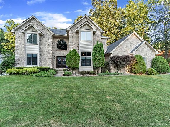 2nd image of 27165 John Dr #54