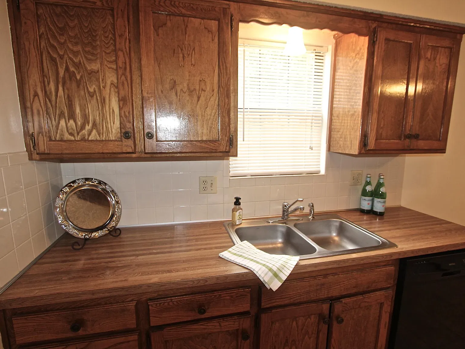 2 bed, 1.5 bath, 1150 sqft, $1,350 — Photo 1