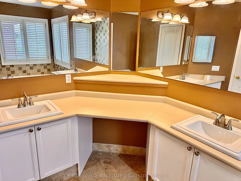 2401 Ennerdale Rd — Photo 16