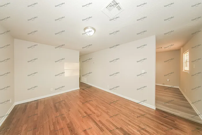3 bed, 1.0 bath, 816 sqft, $1,150 — Photo 4