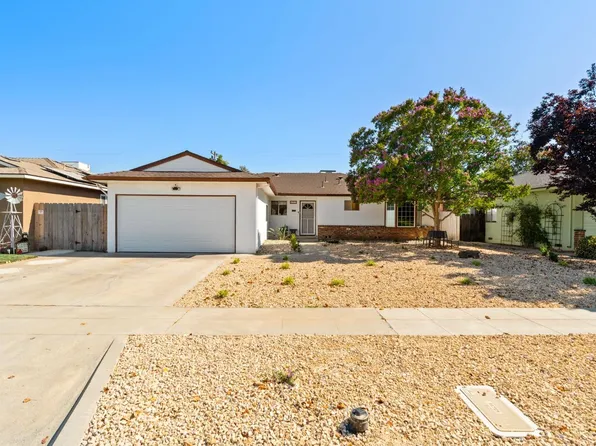 695 E Dovewood Ln, Fresno, CA 93710