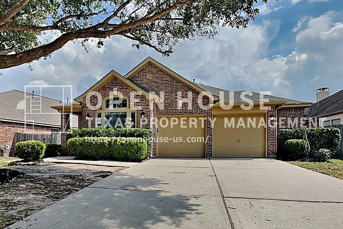 3 bed, 2.0 bath, 1764 sqft, $2,150 — Photo 1