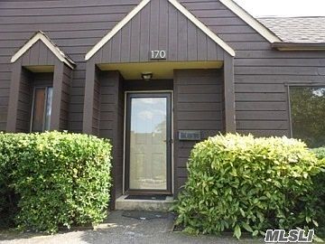 2nd image of 170 Southgate Cir