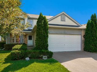 690 Sycamore Ln, Grayslake, IL 60030