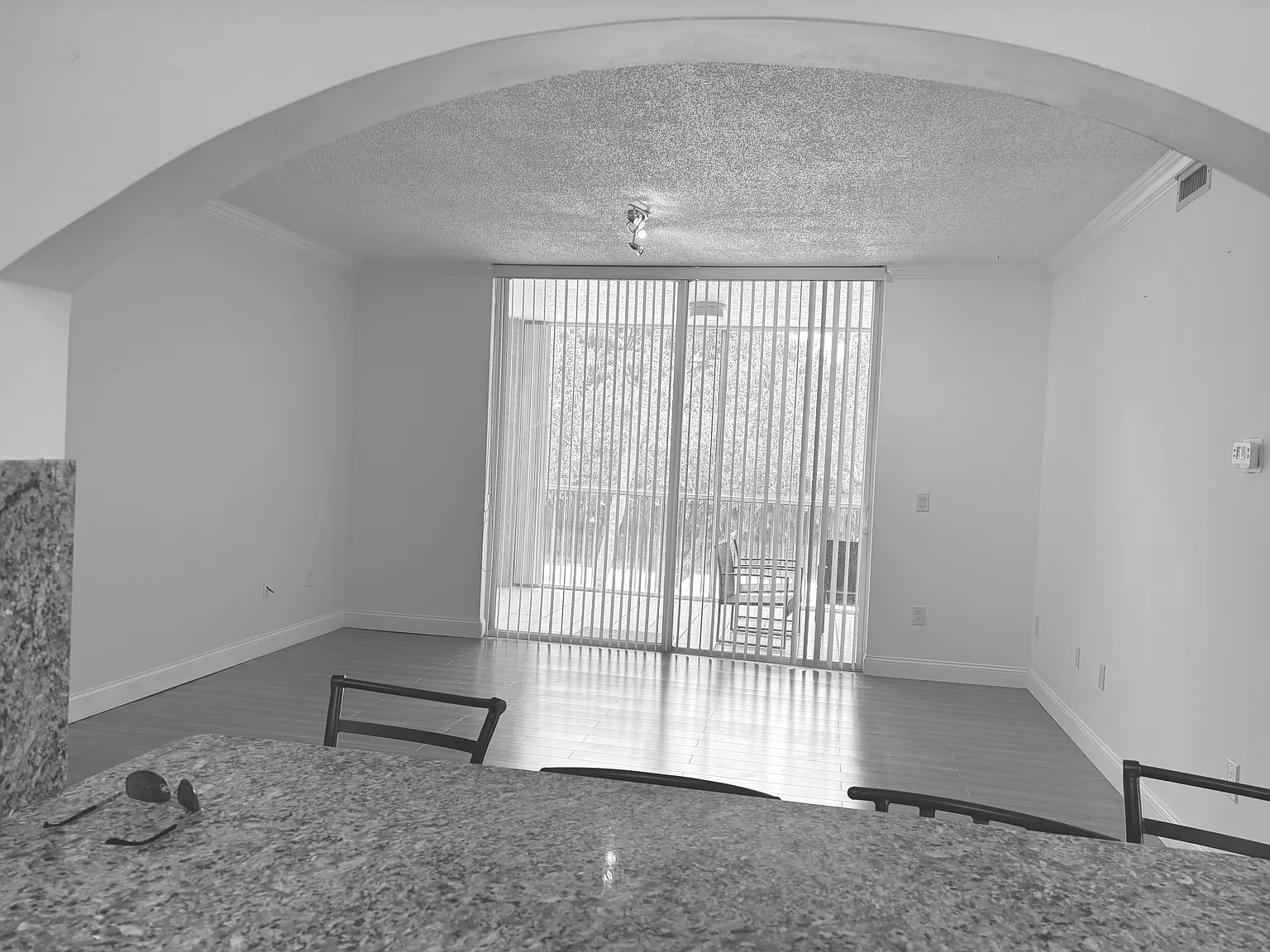 3 bed, 1230 sqft, $3,150 — Photo 4