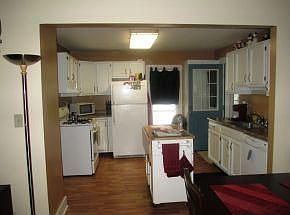 4th image of 94 Union St