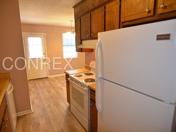 3rd image of 2374 Basswood Dr
