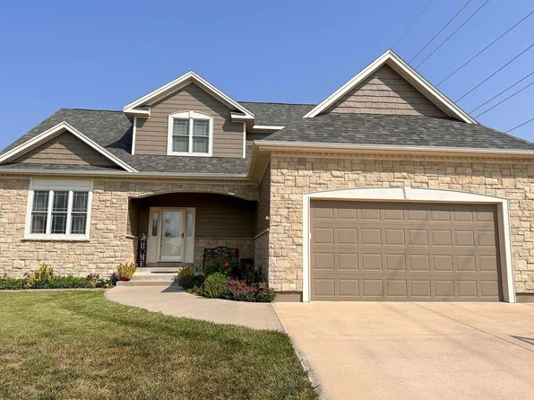 1008 Merrimac St, Burlington, KS 66839