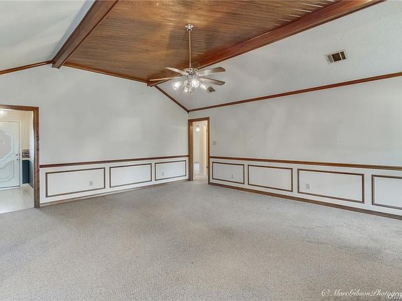 5th image of 9640 Amblewood Ln