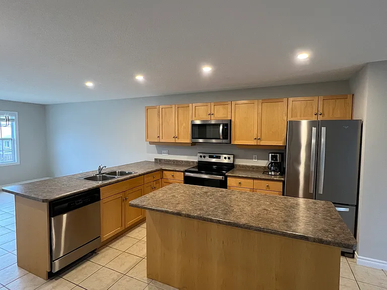 47 Pettitt Dr — Photo 2
