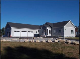 93 Fairway Dr, Naples, ME 04055