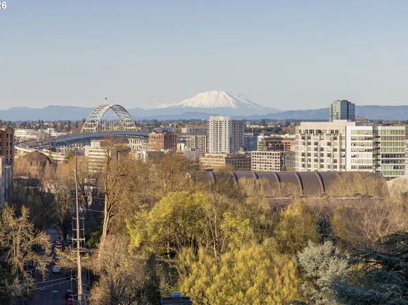 2020 SW Market Street Dr APT 303, Portland, OR 97201