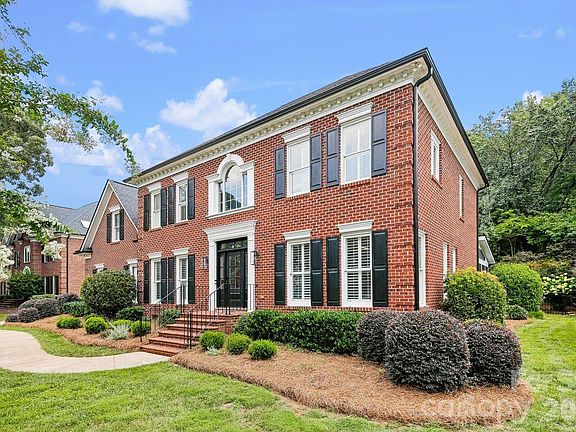 3rd image of 8507 Brownes Pond Ln