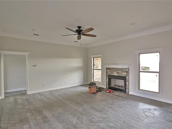 3rd image of 6710 Cedar Elm Dr
