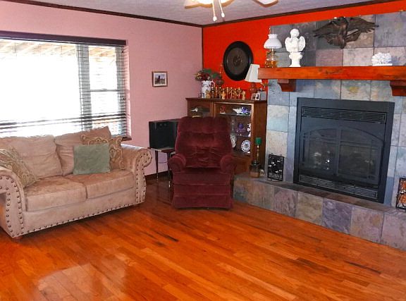 2nd image of 32 Old Chitwood Cir