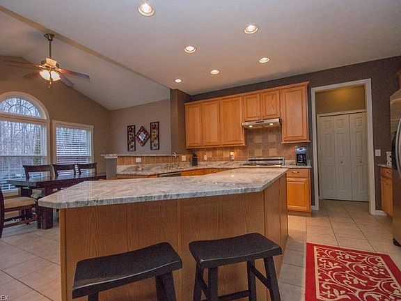 3rd image of 5812 Rosemont Way