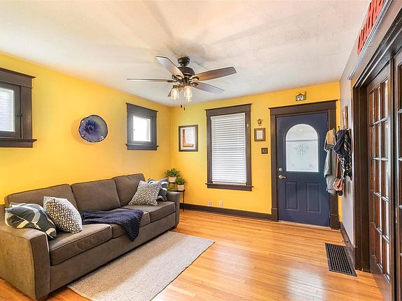4th image of 2518 Gerhard Ave