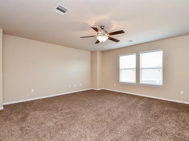 19311 Vermillion Ct — Photo 14