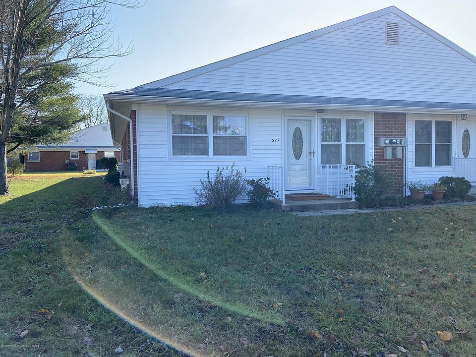 1st image of 527 Lilac Ln #D