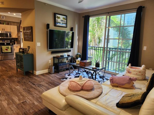 533 NE 3rd Ave APT 421