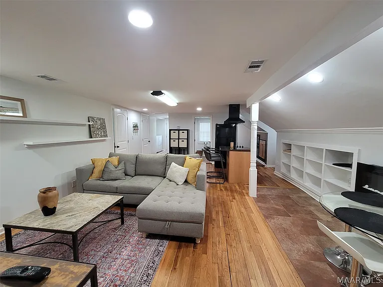 2137 Madison Ave — Photo 28