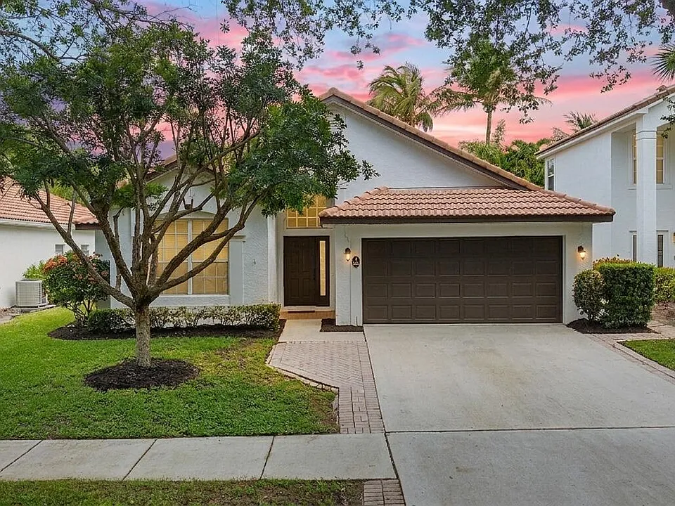 981 Delray Lakes Dr