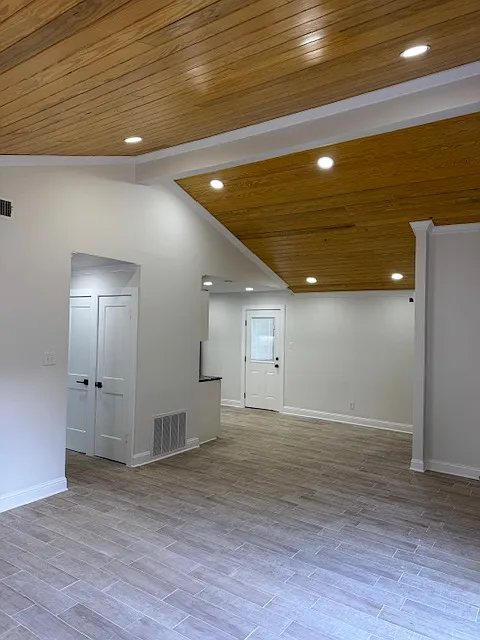 3 bed, 1300 sqft, $2,200 — Photo 3