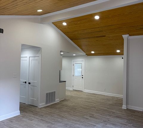 3rd image of 2213 General York Cir
