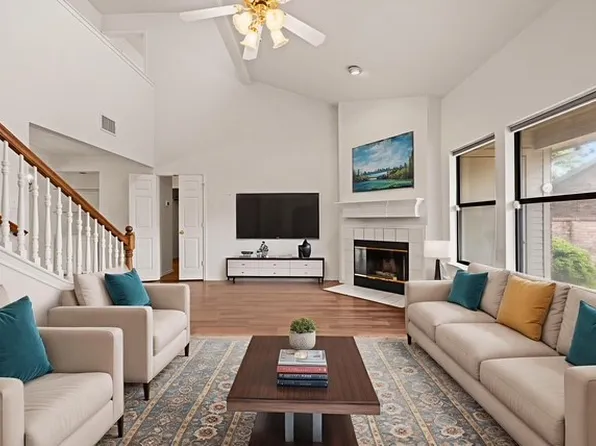 1120 Forest Creek St, Fort Worth, TX 76126